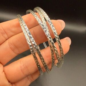 ILLUSION Premier Designs Hammered Silver Tone Bangle Bracelet